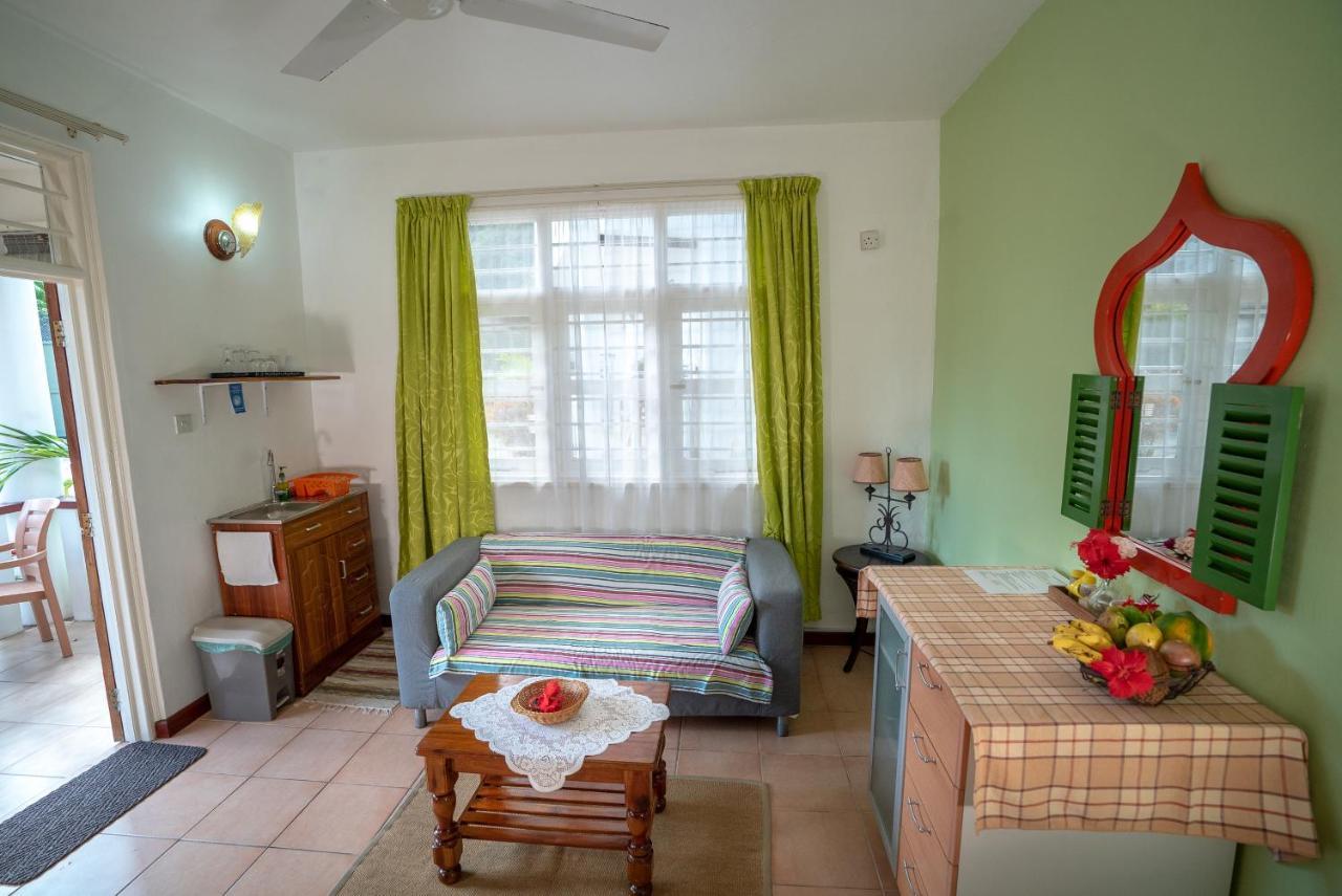 La Maison Hibiscus Self Catering Accommodation Vịnh Beau Vallon Ngoại thất bức ảnh