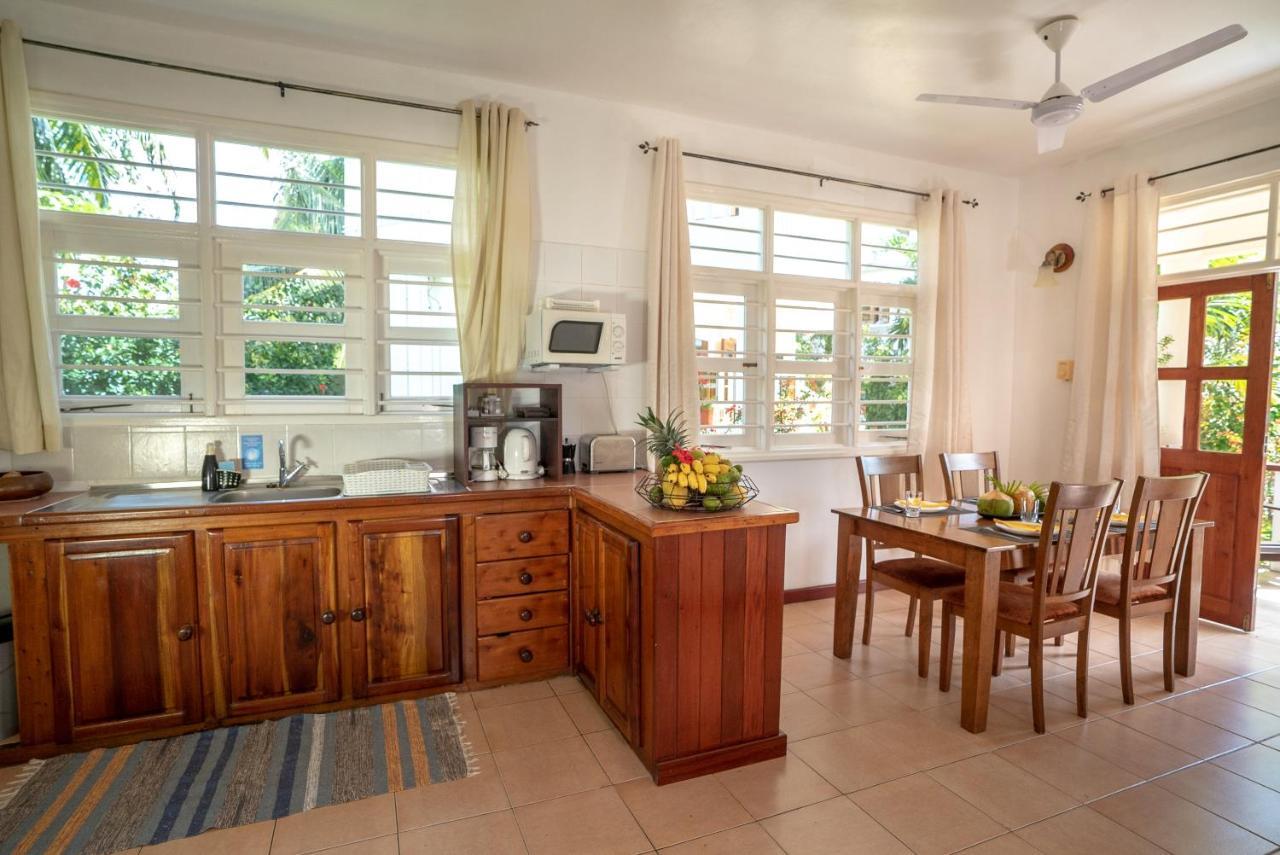 La Maison Hibiscus Self Catering Accommodation Vịnh Beau Vallon Ngoại thất bức ảnh