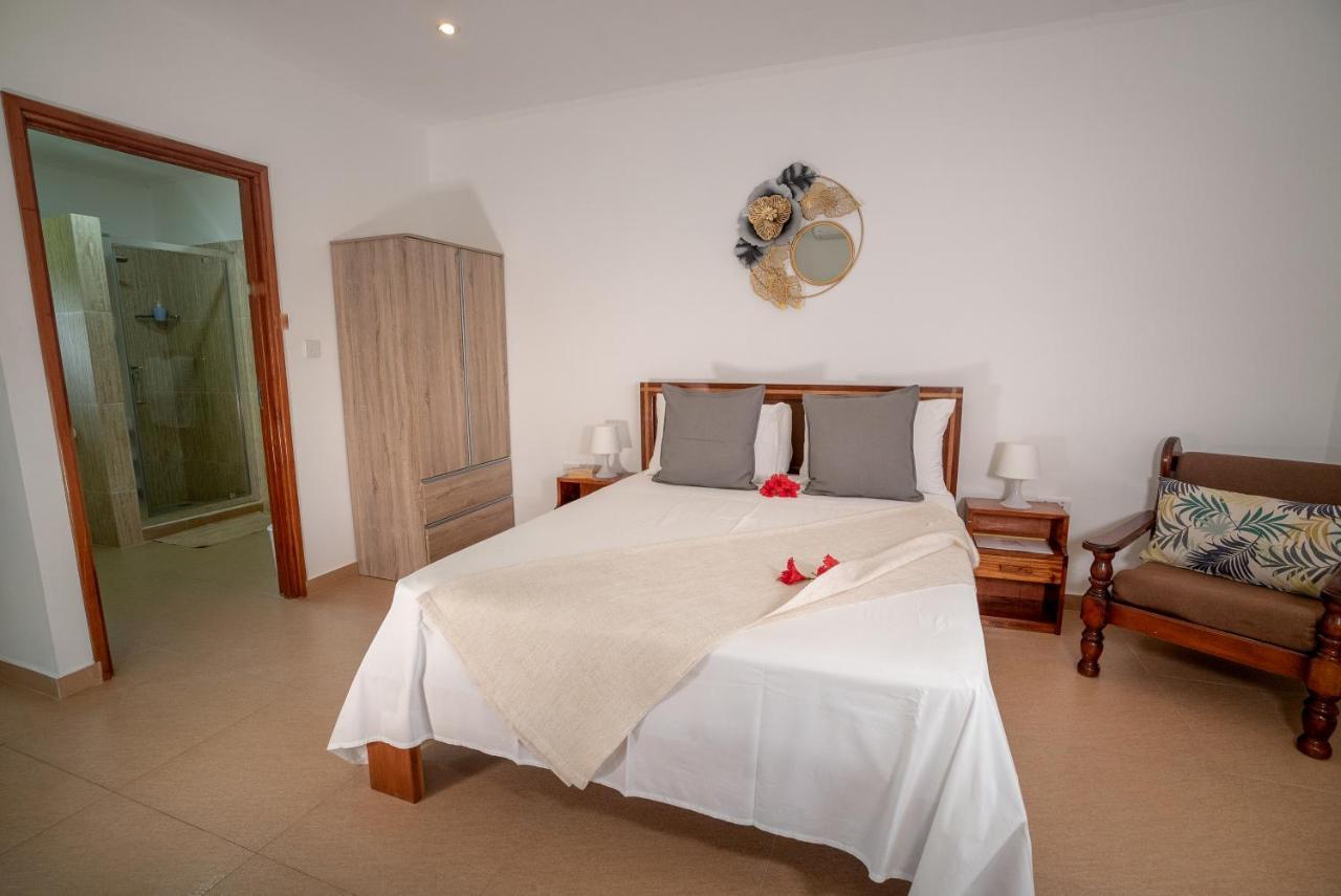 La Maison Hibiscus Self Catering Accommodation Vịnh Beau Vallon Ngoại thất bức ảnh