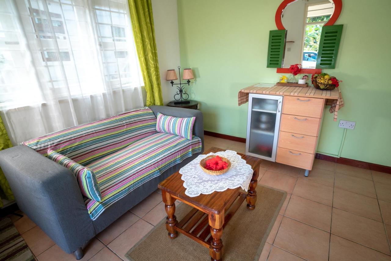 La Maison Hibiscus Self Catering Accommodation Vịnh Beau Vallon Ngoại thất bức ảnh
