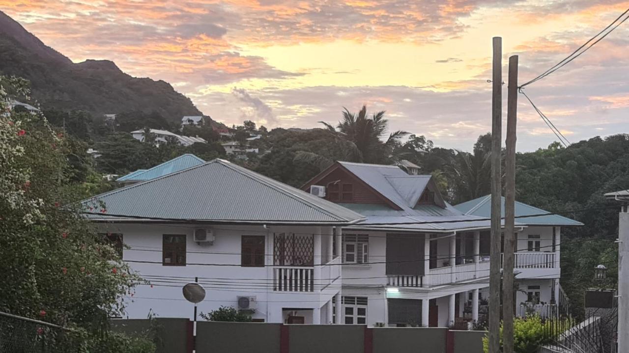La Maison Hibiscus Self Catering Accommodation Vịnh Beau Vallon Ngoại thất bức ảnh