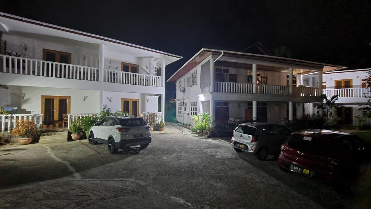 La Maison Hibiscus Self Catering Accommodation Vịnh Beau Vallon Ngoại thất bức ảnh