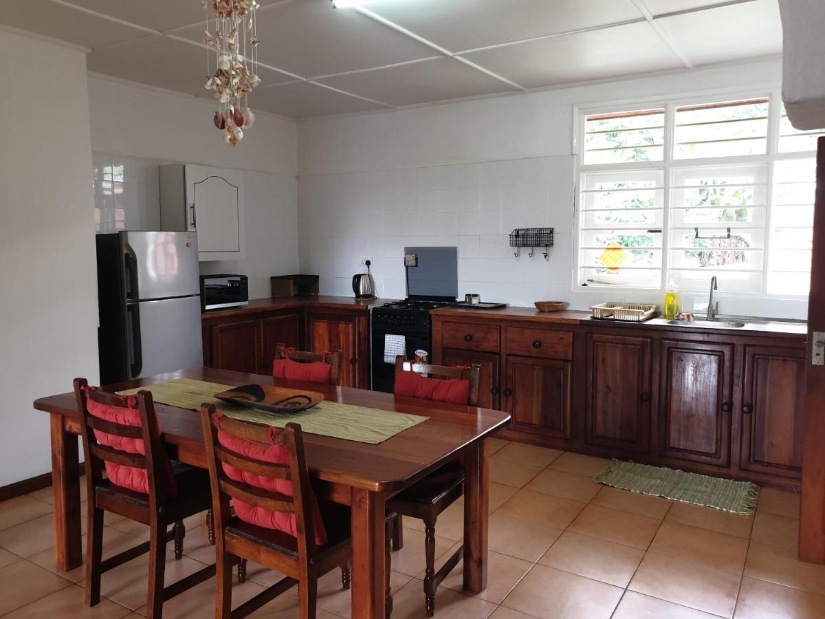 La Maison Hibiscus Self Catering Accommodation Vịnh Beau Vallon Ngoại thất bức ảnh