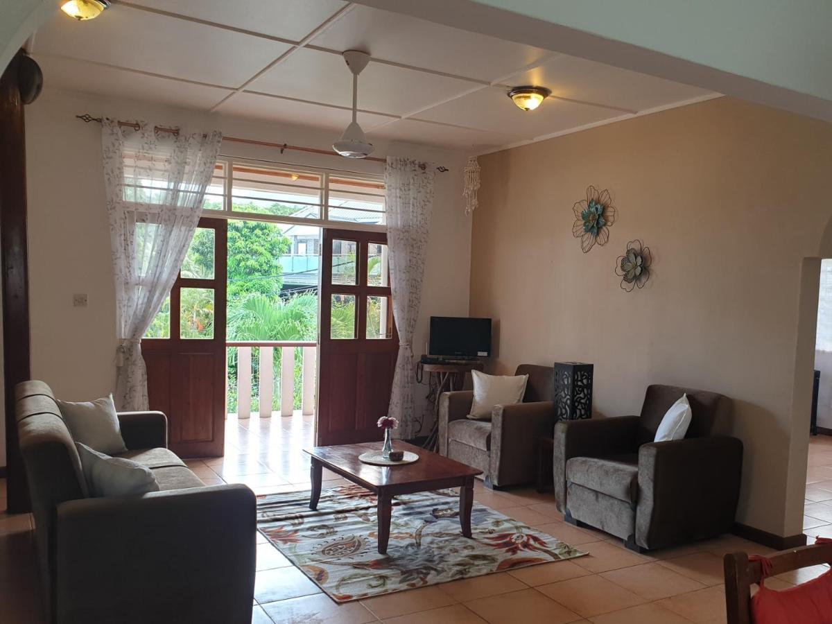 La Maison Hibiscus Self Catering Accommodation Vịnh Beau Vallon Ngoại thất bức ảnh