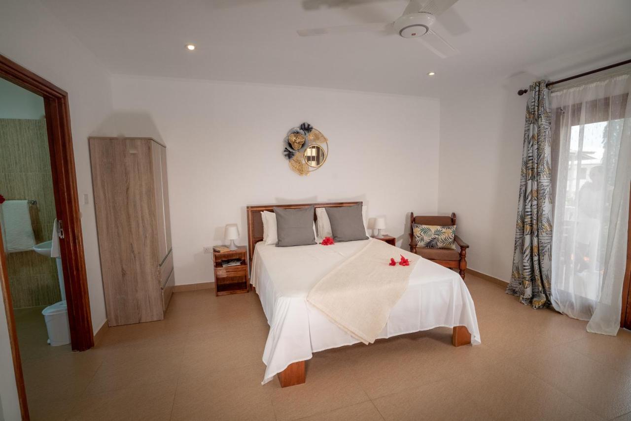 La Maison Hibiscus Self Catering Accommodation Vịnh Beau Vallon Ngoại thất bức ảnh